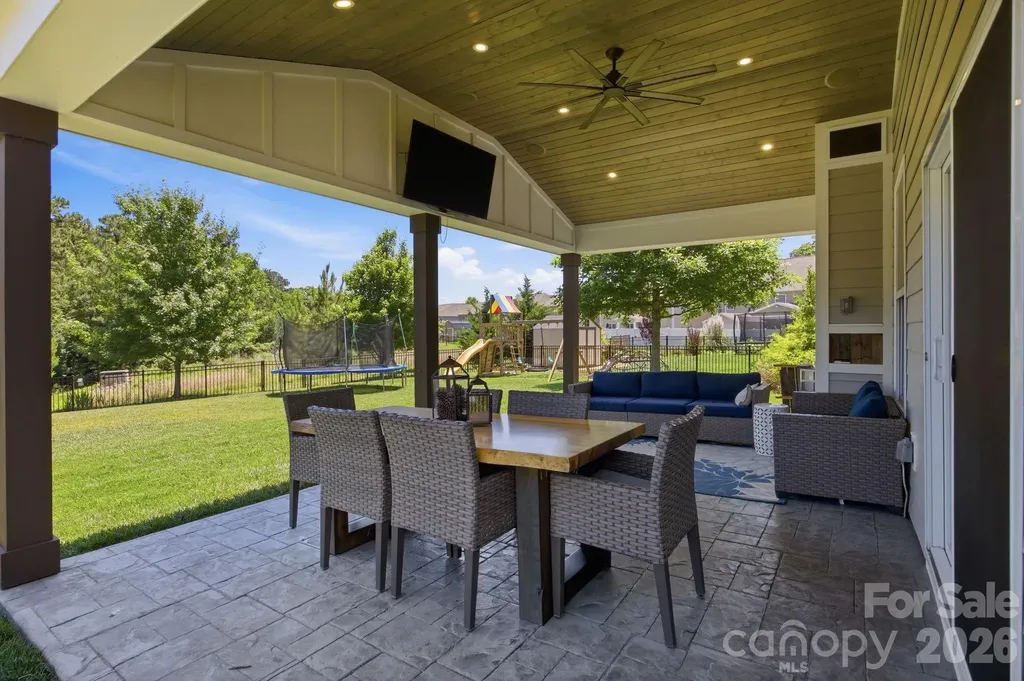 3026 Spinner Court Denver NC 28037