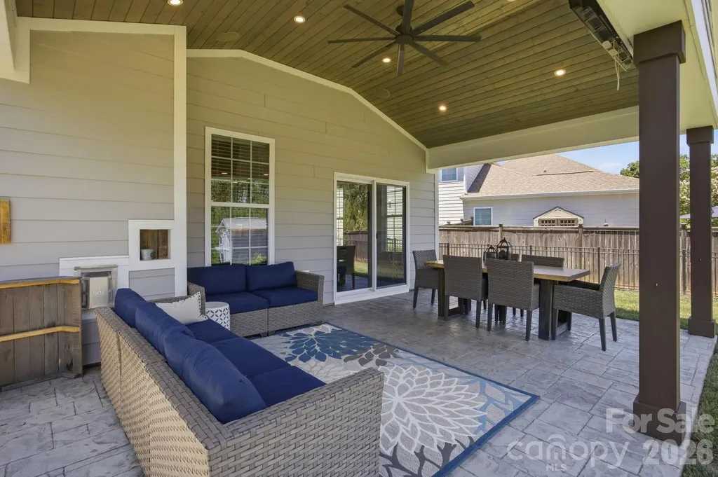 3026 Spinner Court Denver NC 28037