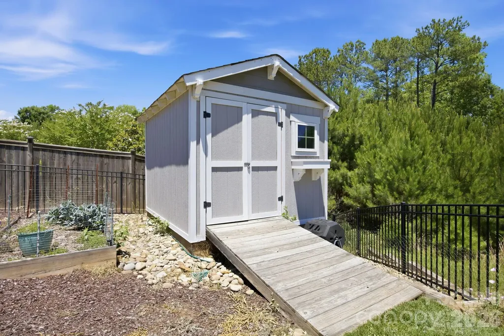 3026 Spinner Court Denver NC 28037