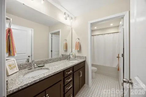 3026 Spinner Court Denver NC 28037