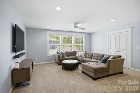 3026 Spinner Court Denver NC 28037