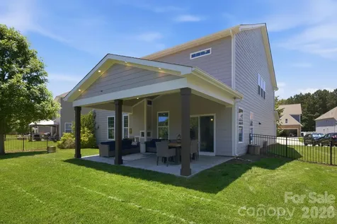 3026 Spinner Court Denver NC 28037