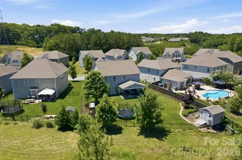 3026 Spinner Court Denver NC 28037