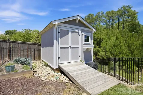 3026 Spinner Court Denver NC 28037