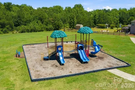 3026 Spinner Court Denver NC 28037