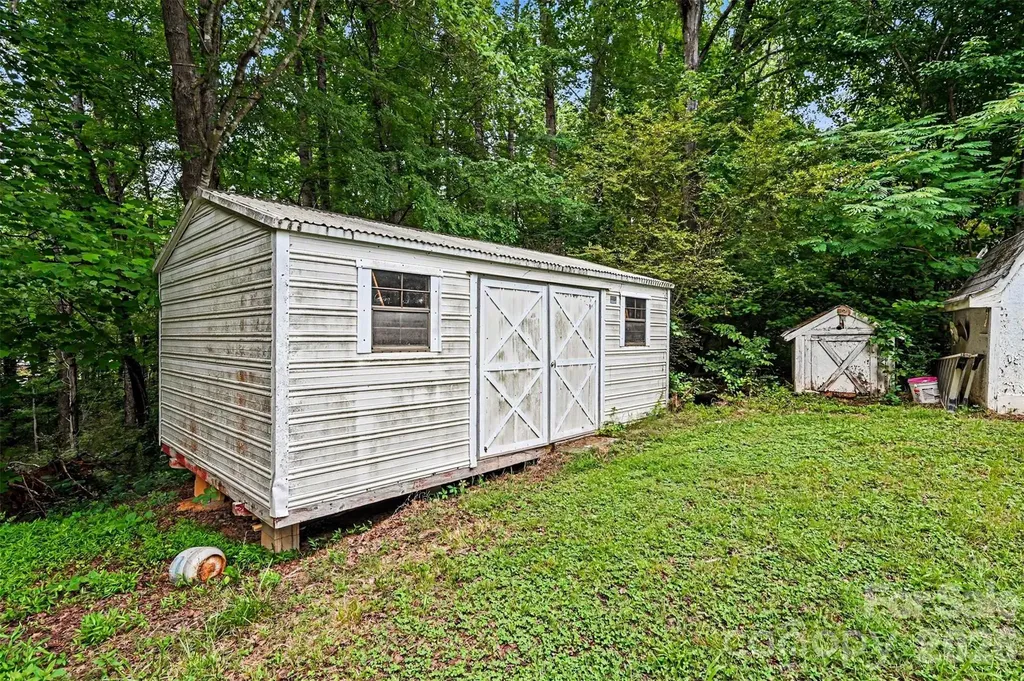 111 Oak Brook Drive Mooresville NC 28115