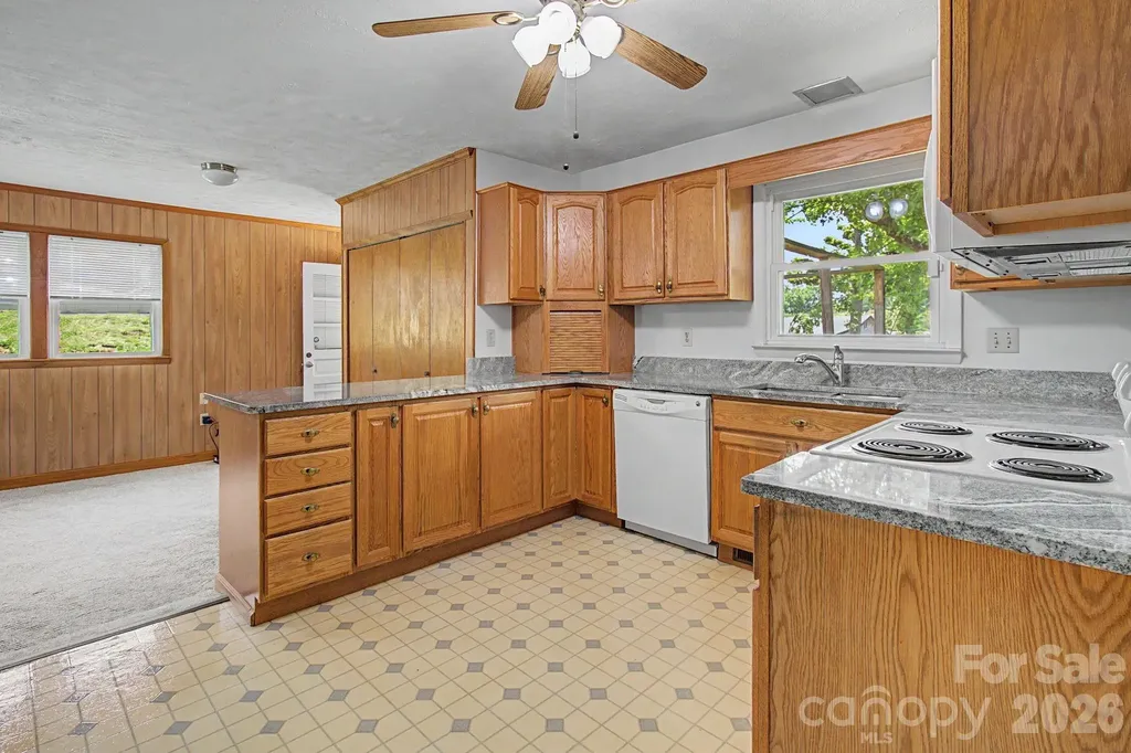 12 Webster Street Weaverville NC 28787