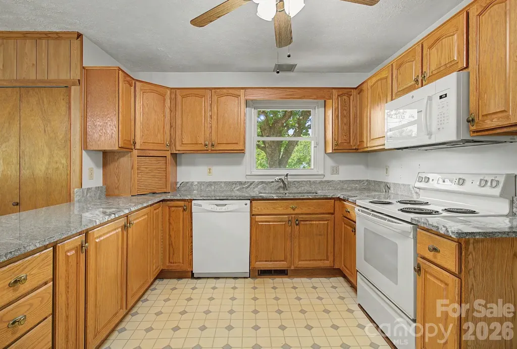 12 Webster Street Weaverville NC 28787
