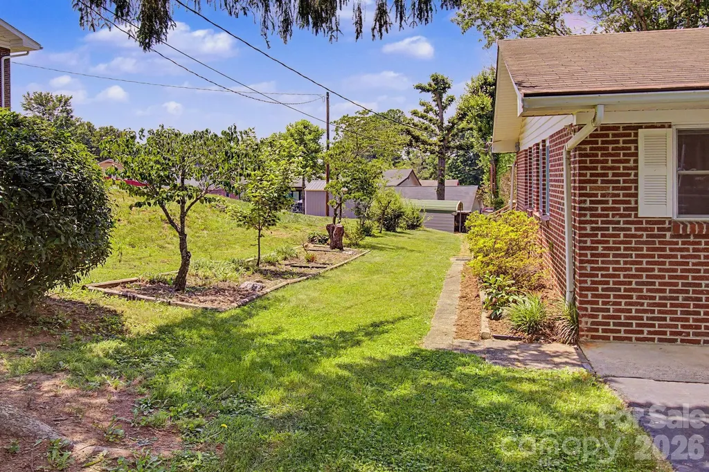 12 Webster Street Weaverville NC 28787