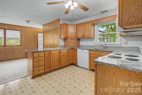 12 Webster Street Weaverville NC 28787
