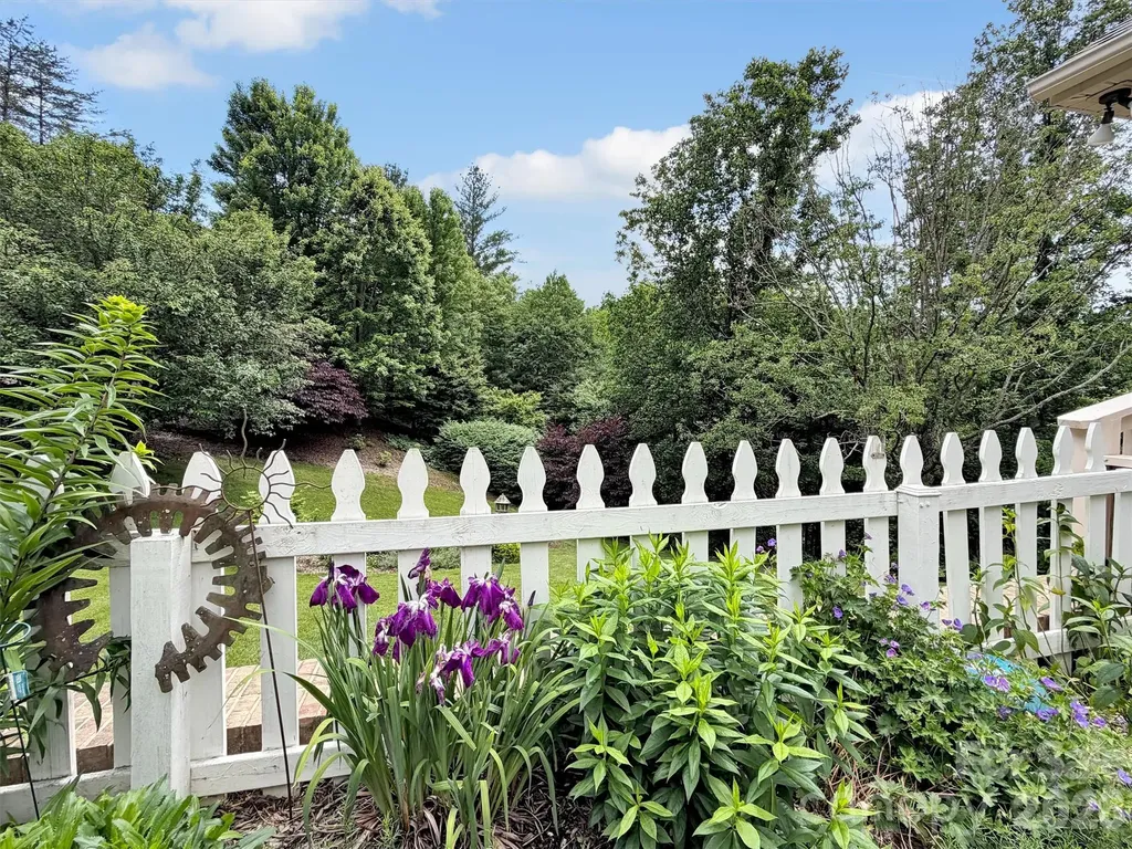 99 Mary Gray Drive Clyde NC 28721