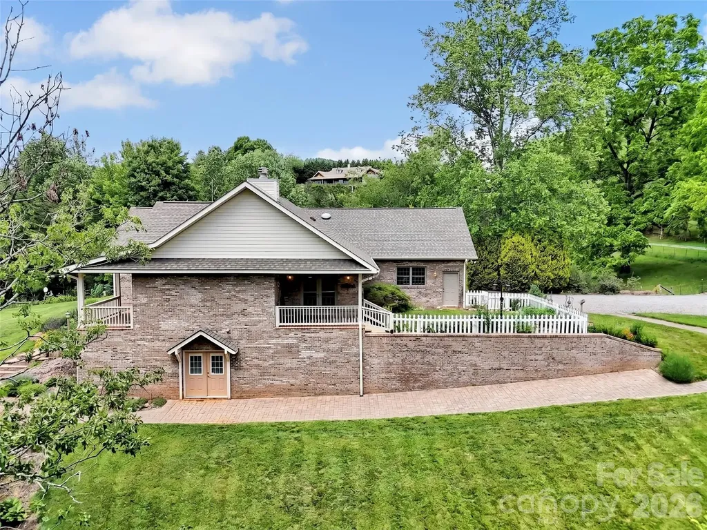99 Mary Gray Drive Clyde NC 28721