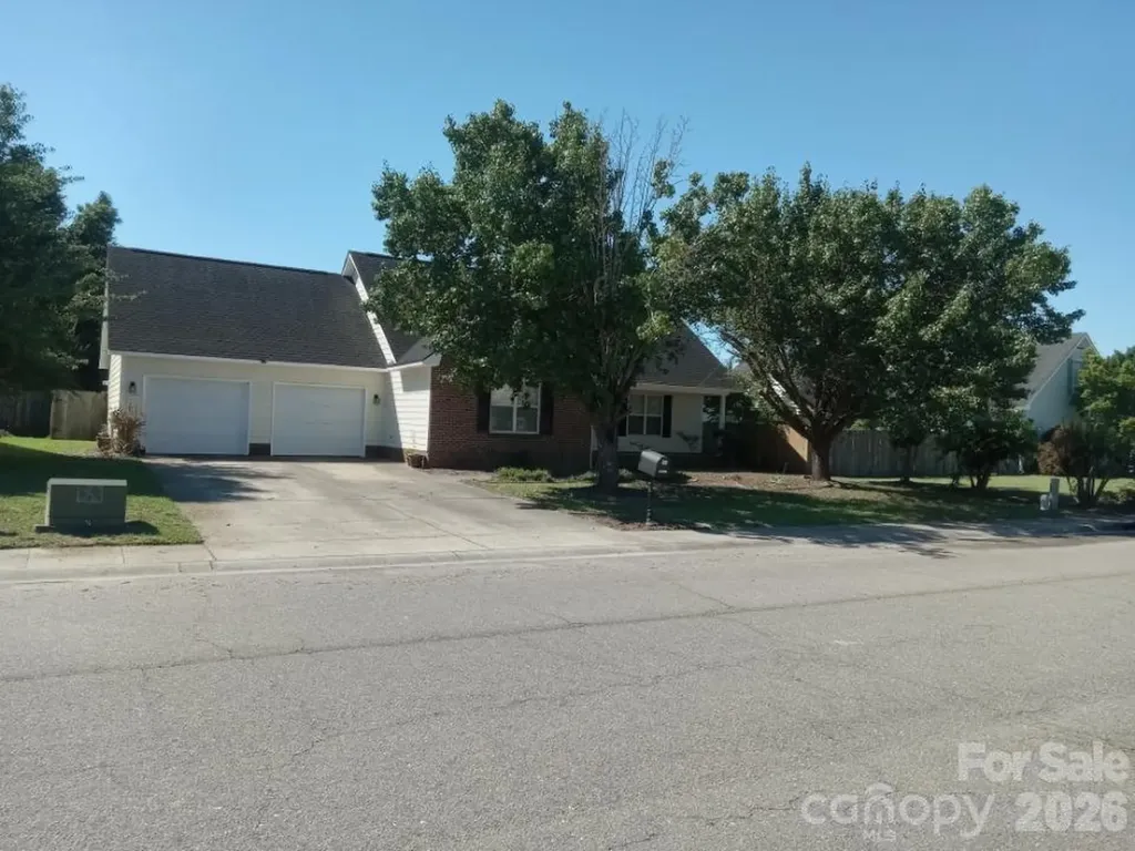 5529 Walking Trail Hope Mills NC 28348