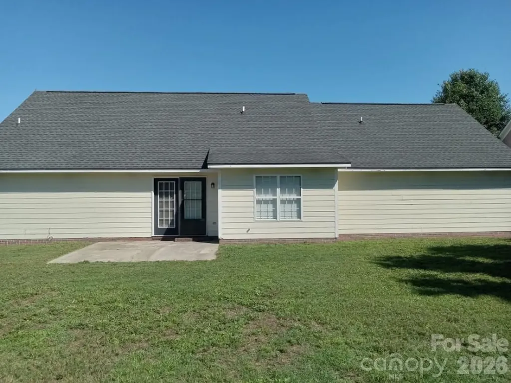 5529 Walking Trail Hope Mills NC 28348