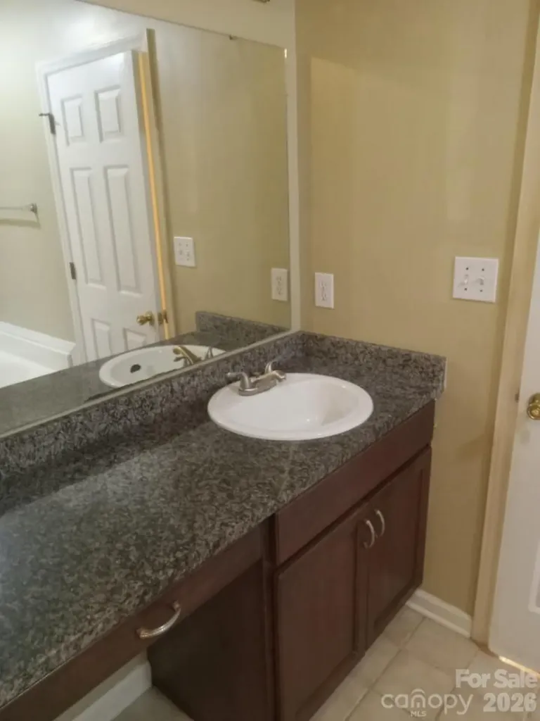 5529 Walking Trail Hope Mills NC 28348
