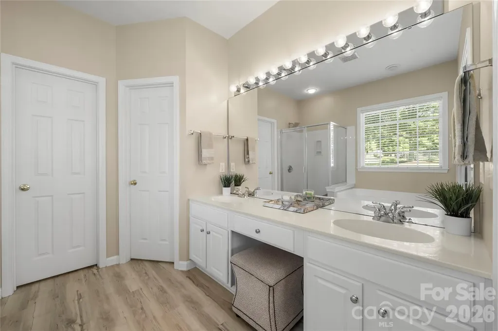 9313 Linden Tree Lane Charlotte NC 28277
