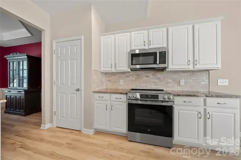 9313 Linden Tree Lane Charlotte NC 28277