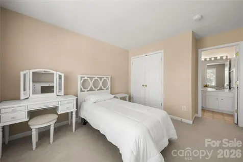 9313 Linden Tree Lane Charlotte NC 28277