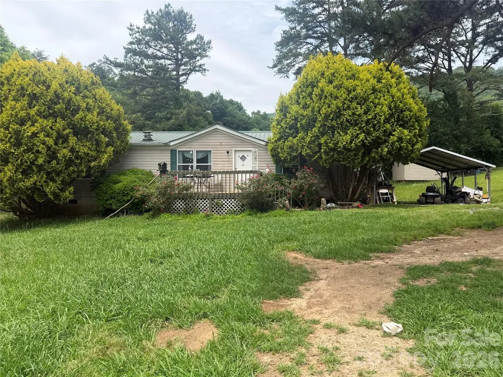 124 Debbie Lane Hayesville NC 28904