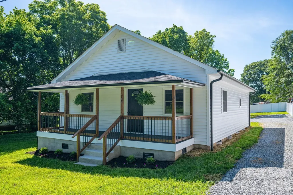 733 S Grove Street Extension Lincolnton NC 28092