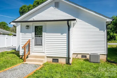 733 S Grove Street Extension Lincolnton NC 28092