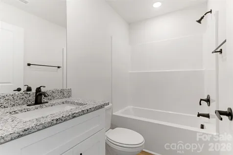 1033 19th Street NE Hickory NC 28601