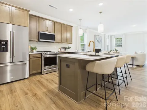 2637 Ravencroft Drive Charlotte NC 28208