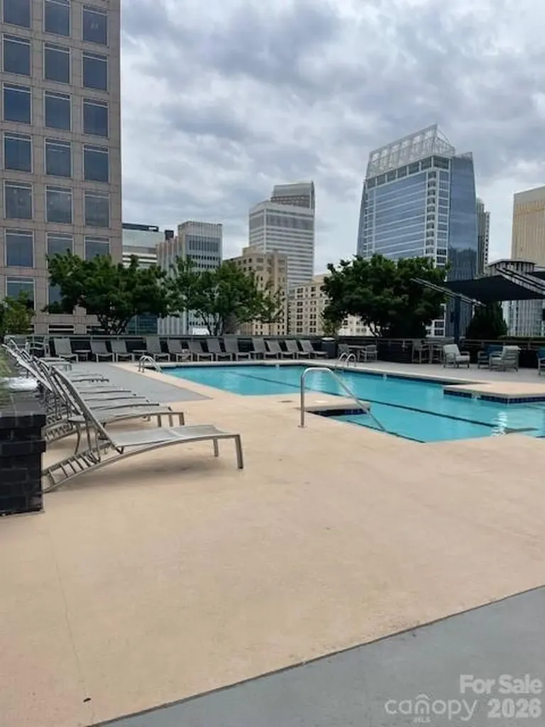 333 W Trade Street Charlotte NC 28202