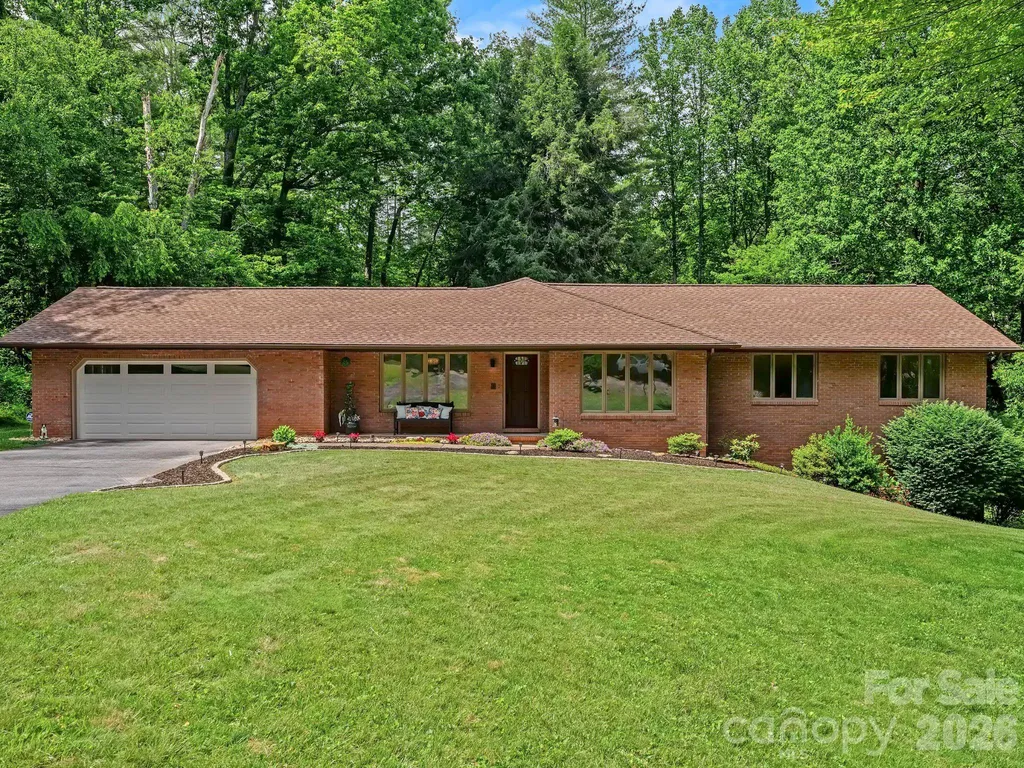 11 Grenadier Court Candler NC 28715