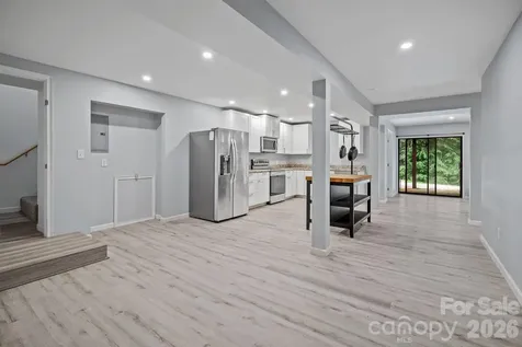 11 Grenadier Court Candler NC 28715