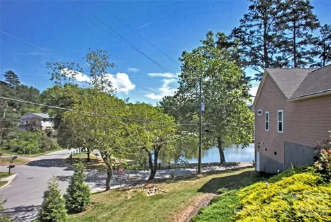 22 Water Pointe Way Weaverville NC 28787