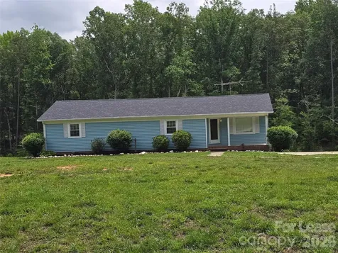 230 Cardinal Avenue Troy NC 27371