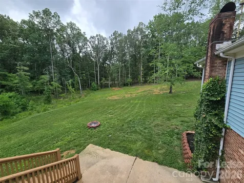 230 Cardinal Avenue Troy NC 27371