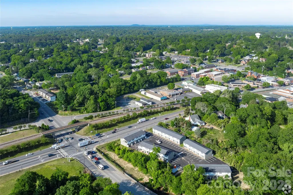 300 E Charlotte Avenue Mount Holly NC 28120