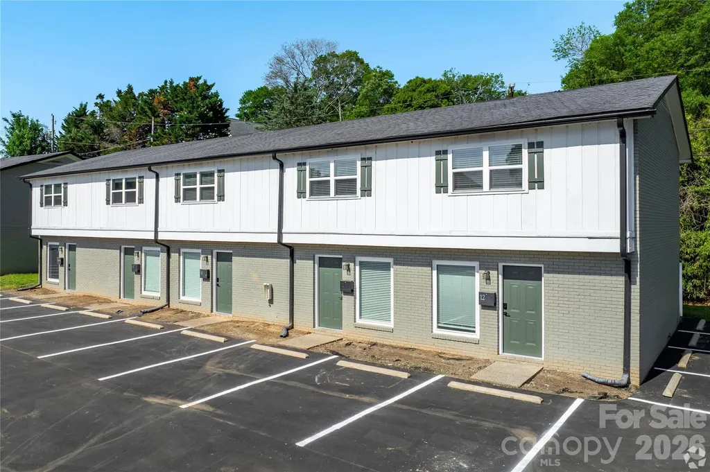 300 E Charlotte Avenue Mount Holly NC 28120