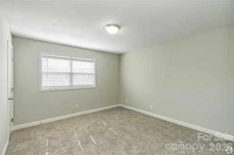 300 E Charlotte Avenue Mount Holly NC 28120