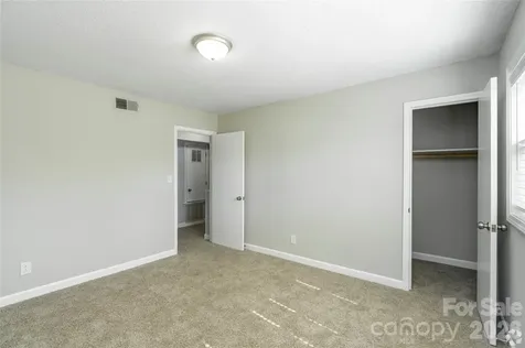 300 E Charlotte Avenue Mount Holly NC 28120