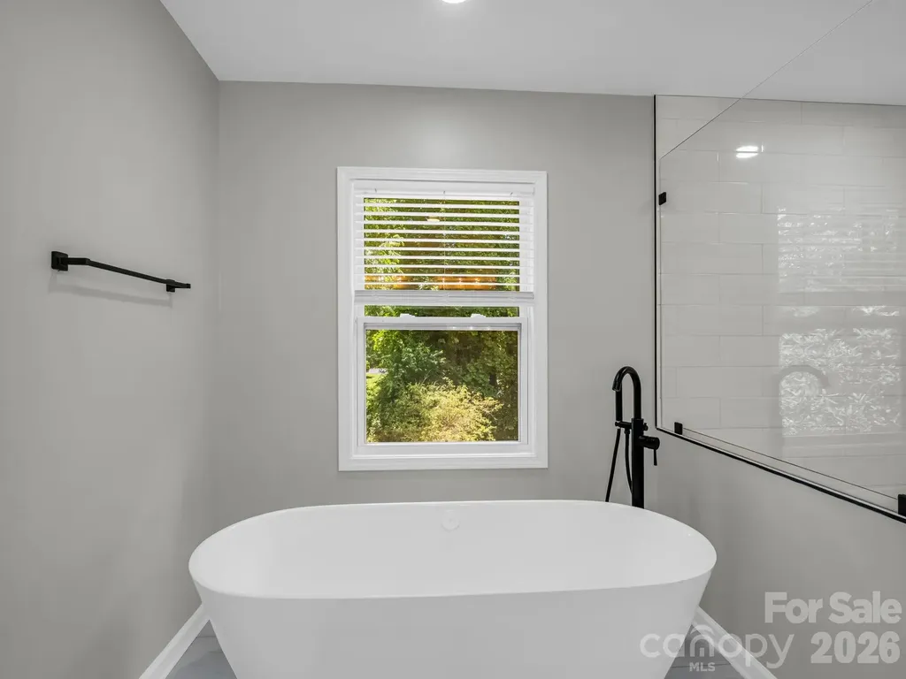 35 Chastain Hill Road Mills River NC 28759