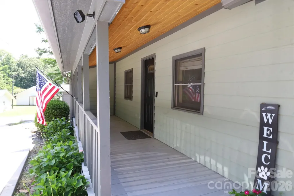 35 Chastain Hill Road Mills River NC 28759