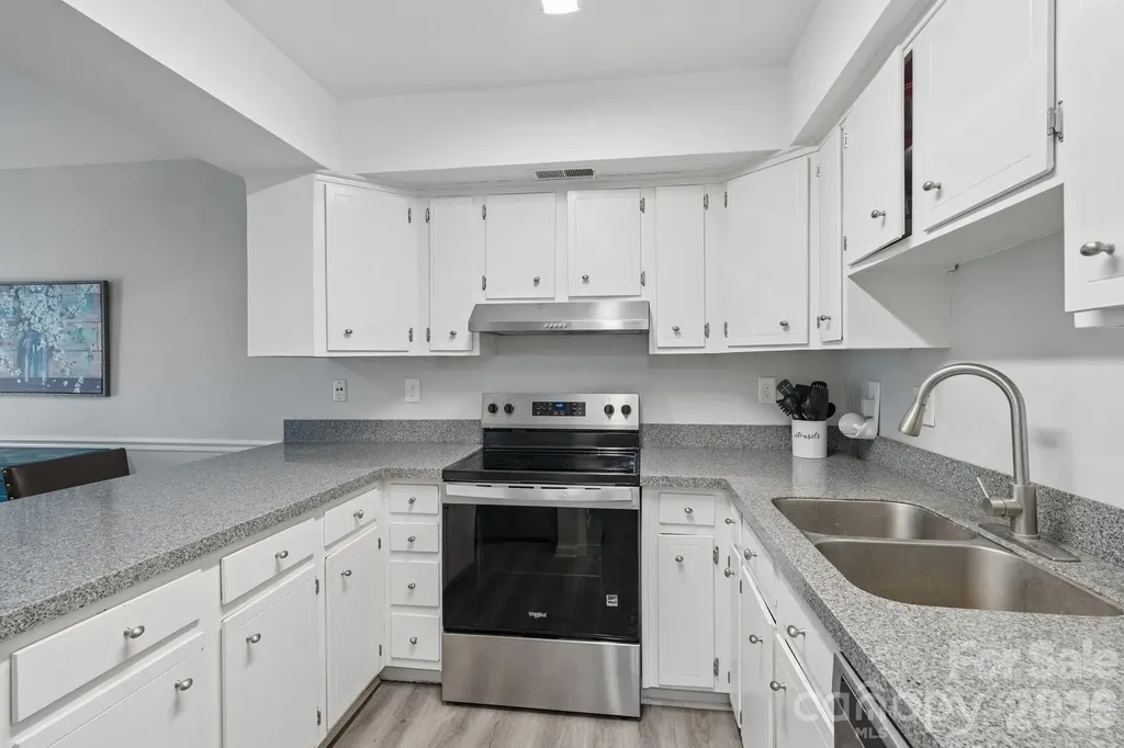 8403 Cricket Lake Drive Charlotte NC 28277
