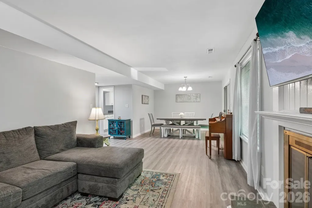 8403 Cricket Lake Drive Charlotte NC 28277