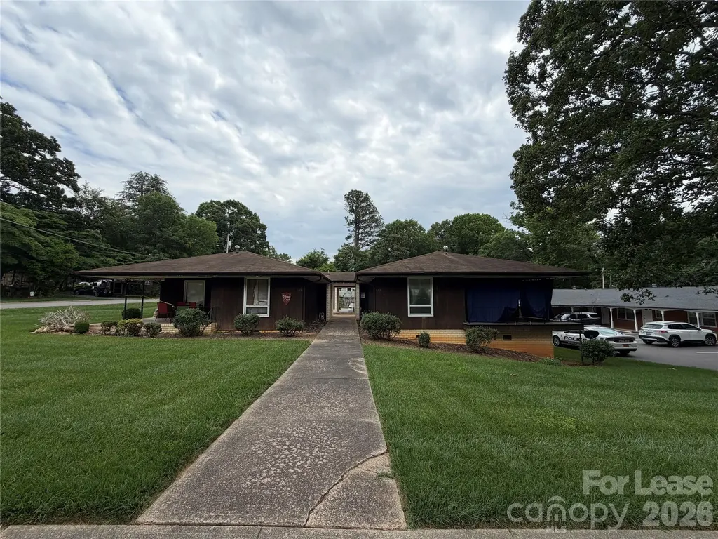 646 E Broad Street Statesville NC 28677