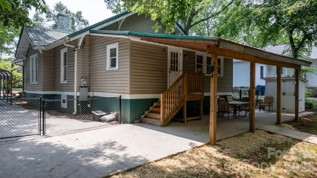 3084 W Main Street Claremont NC 28610