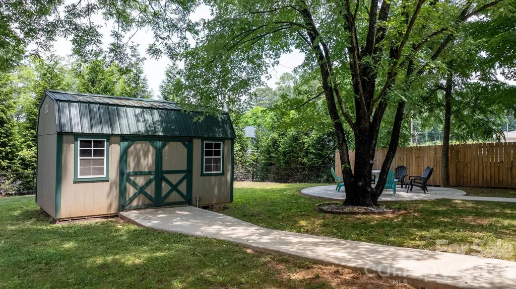 3084 W Main Street Claremont NC 28610