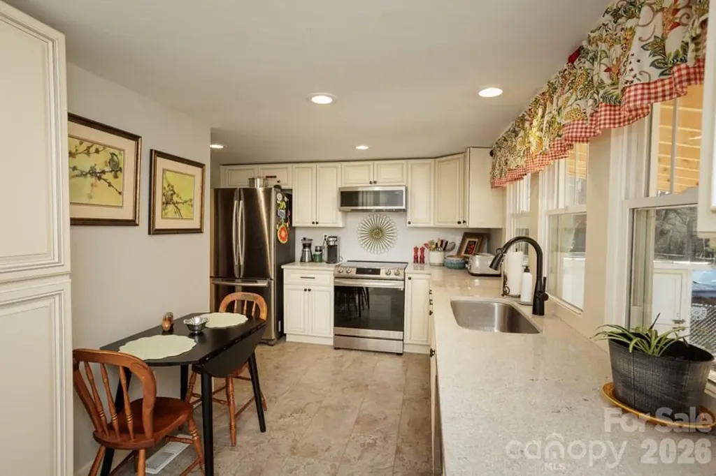 3084 W Main Street Claremont NC 28610