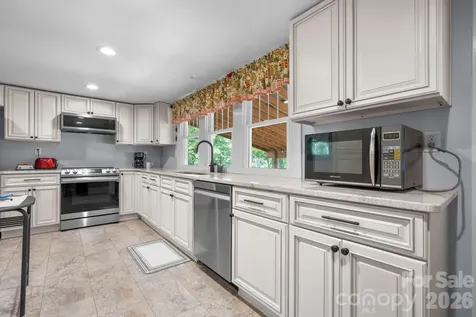 3084 W Main Street Claremont NC 28610