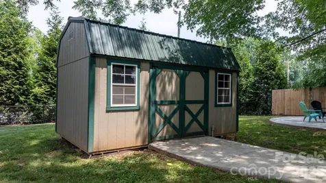 3084 W Main Street Claremont NC 28610