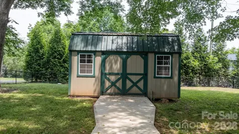 3084 W Main Street Claremont NC 28610