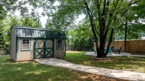 3084 W Main Street Claremont NC 28610