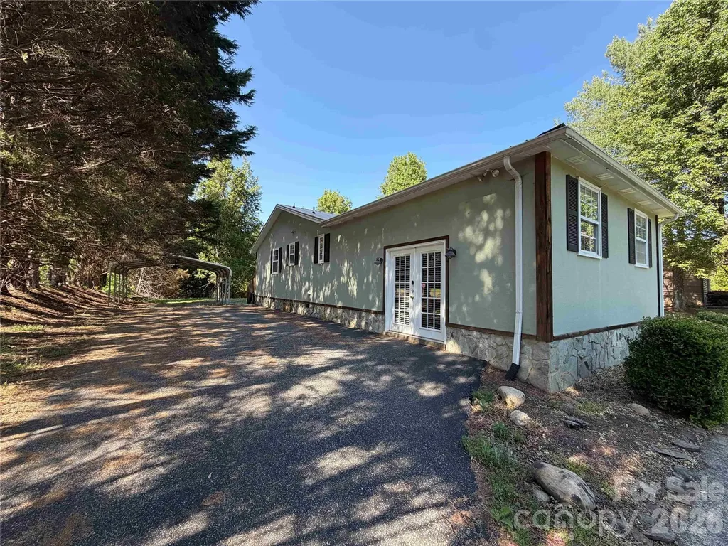 2076 S Fork Drive Morganton NC 28655
